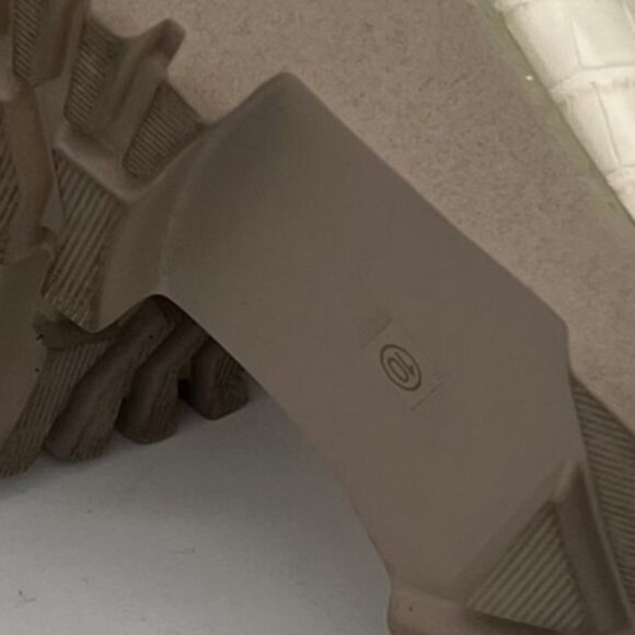 Womens Size 10 Cream Croc-Embossed Pull-On Ankle Boots With Wedge Sole - Picture 6 of 6